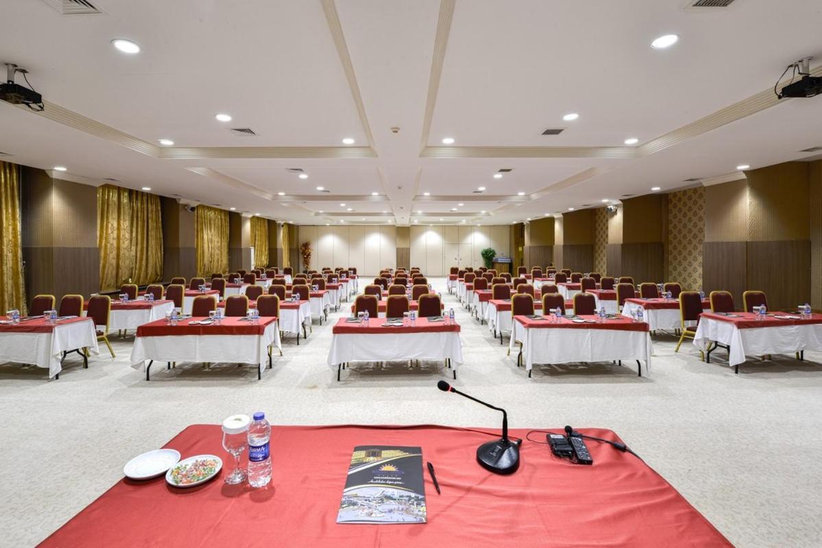 Anadolu Hotels Esenboga Thermal Exterior foto