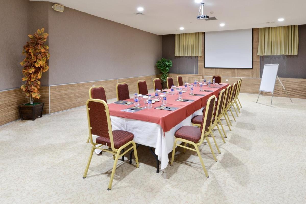 Anadolu Hotels Esenboga Thermal Exterior foto